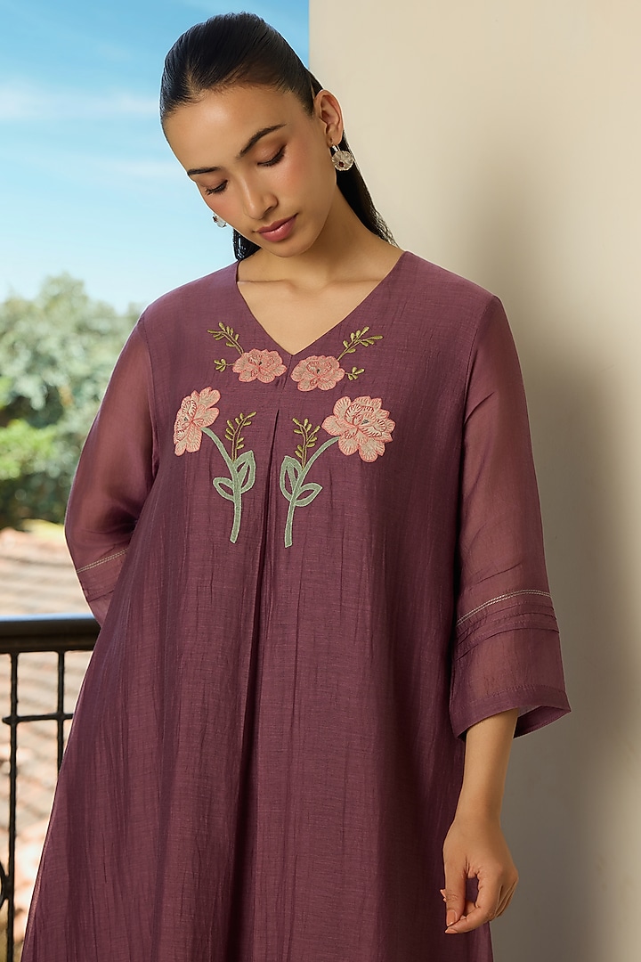 Amethyst Muslin Cotton Floral Applique Kurta Set by Vaayu at Pernia's Pop Up Shop