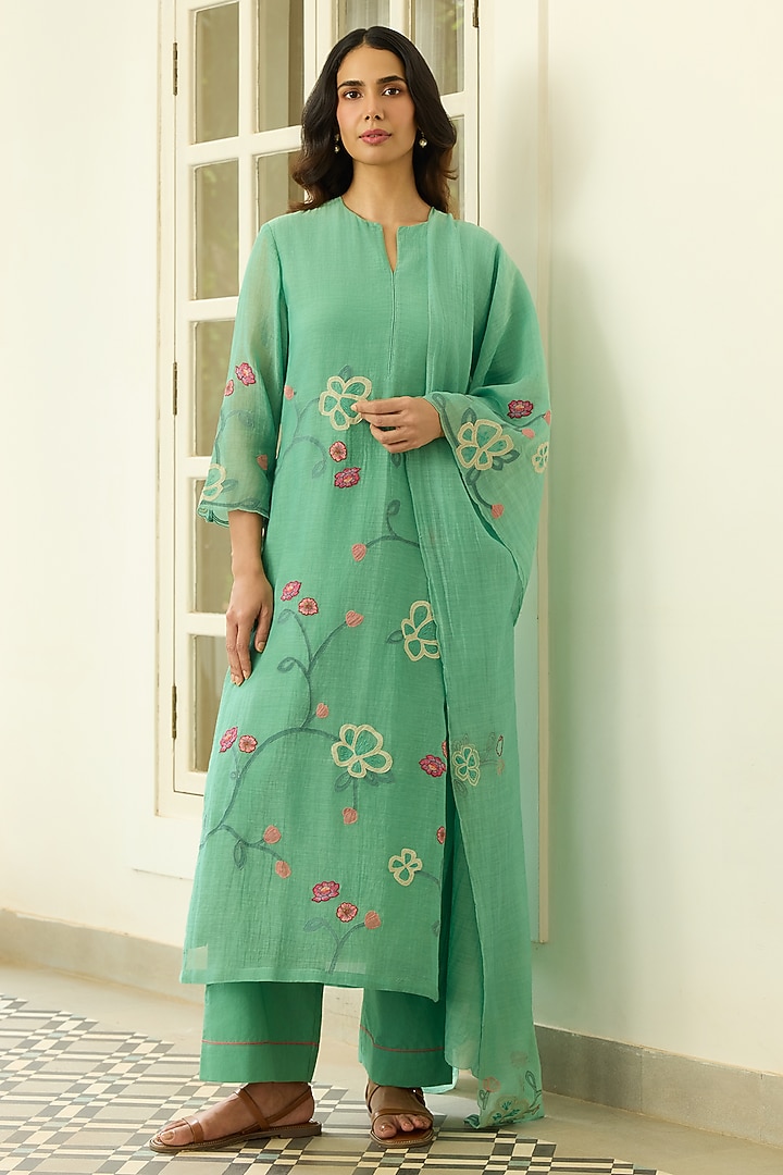 Mint Muslin Cotton Applique Kurta Set by Vaayu at Pernia's Pop Up Shop