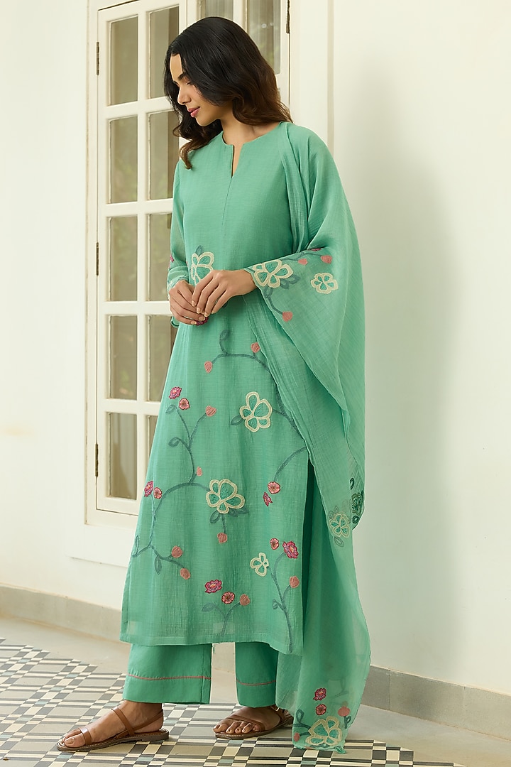 Mint Muslin Cotton Applique Kurta Set by Vaayu at Pernia's Pop Up Shop