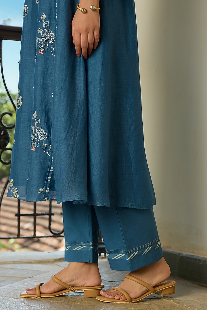 Indigo Thread Embroidered Kurta Set by Vaayu at Pernia's Pop Up Shop
