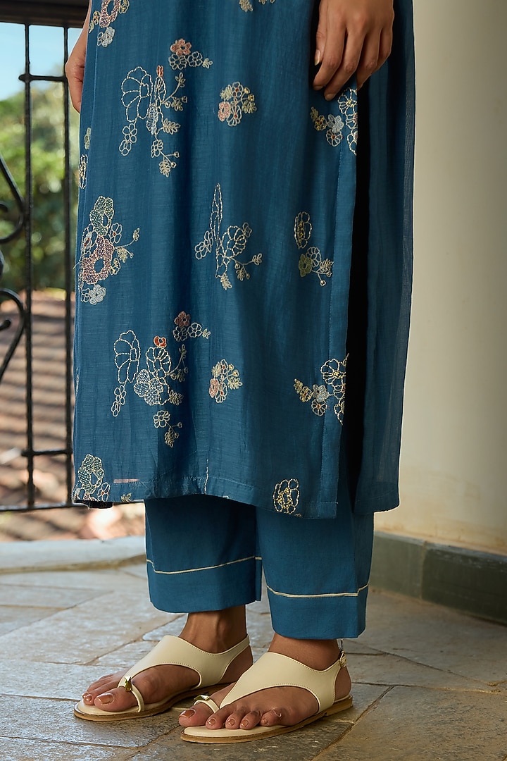 Indigo Thread Embroidered Kurta Set by Vaayu at Pernia's Pop Up Shop