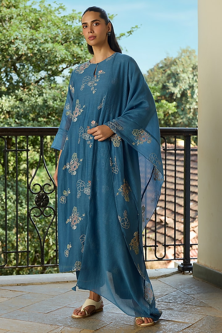 Indigo Thread Embroidered Kurta Set by Vaayu at Pernia's Pop Up Shop