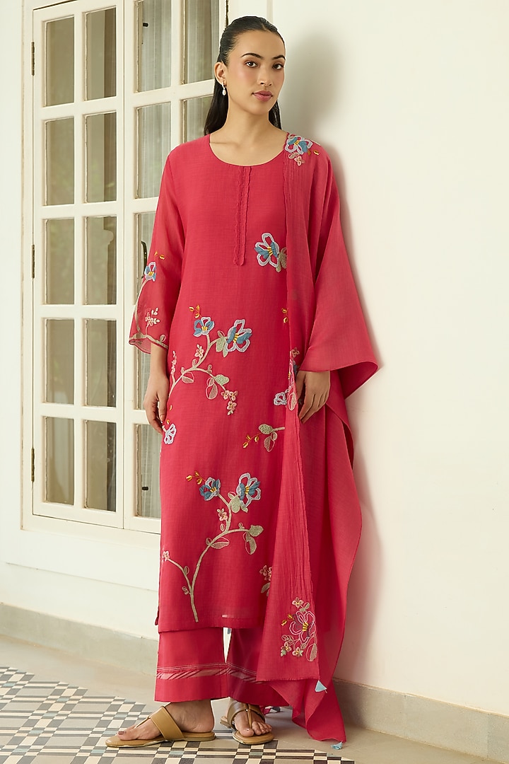 Scarlet Pink Muslin Cotton Applique Kurta Set by Vaayu at Pernia's Pop Up Shop
