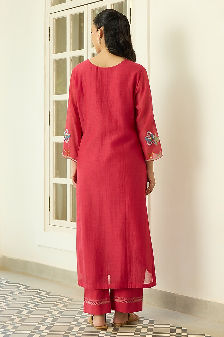 Scarlet Pink Muslin Cotton Applique Kurta Set by Vaayu at Pernia's Pop Up Shop