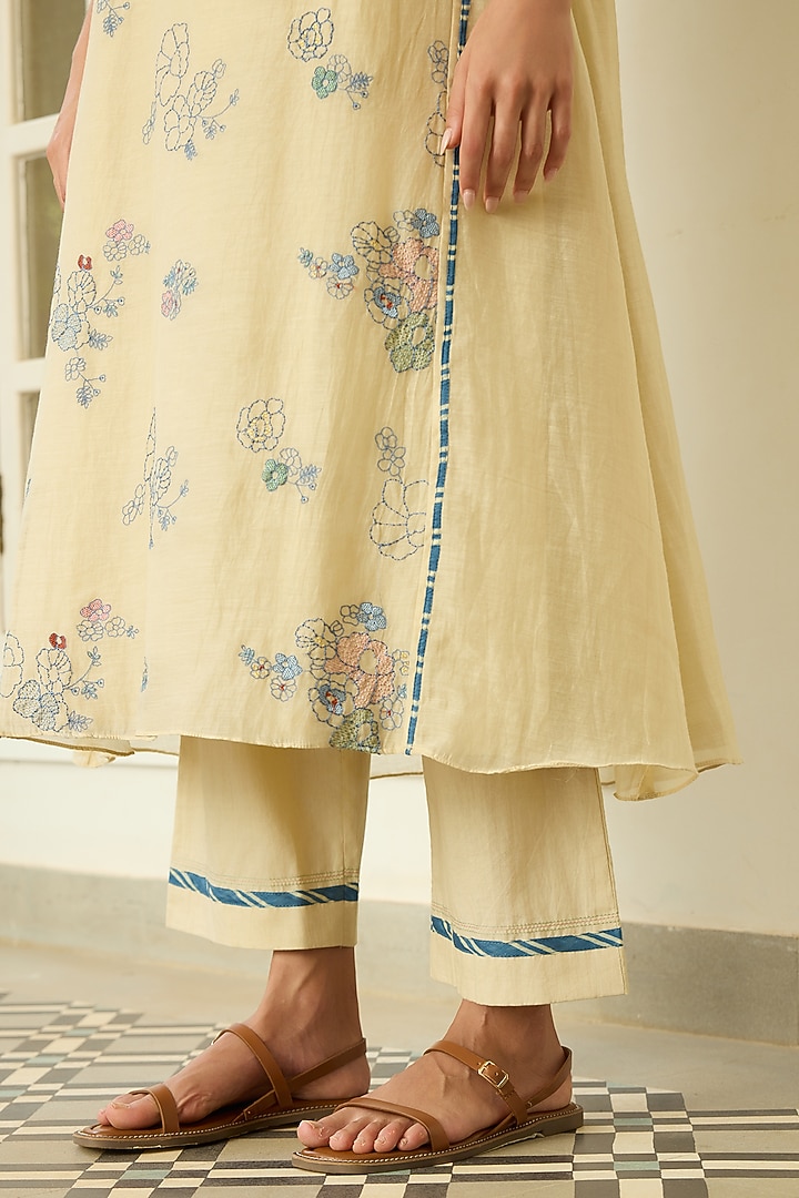 Ecru Thread Embroidered Kurta Set by Vaayu at Pernia's Pop Up Shop