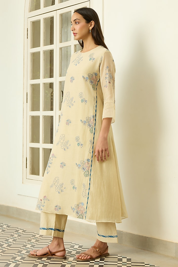 Ecru Thread Embroidered Kurta Set by Vaayu at Pernia's Pop Up Shop