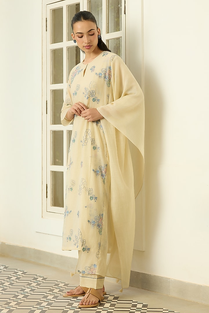 Ecru Thread Embroidered Kurta Set by Vaayu at Pernia's Pop Up Shop