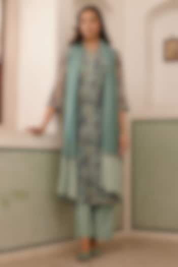 Sage Muslin Cotton Floral Printed Kurta Set by Vaayu at Pernia's Pop Up Shop