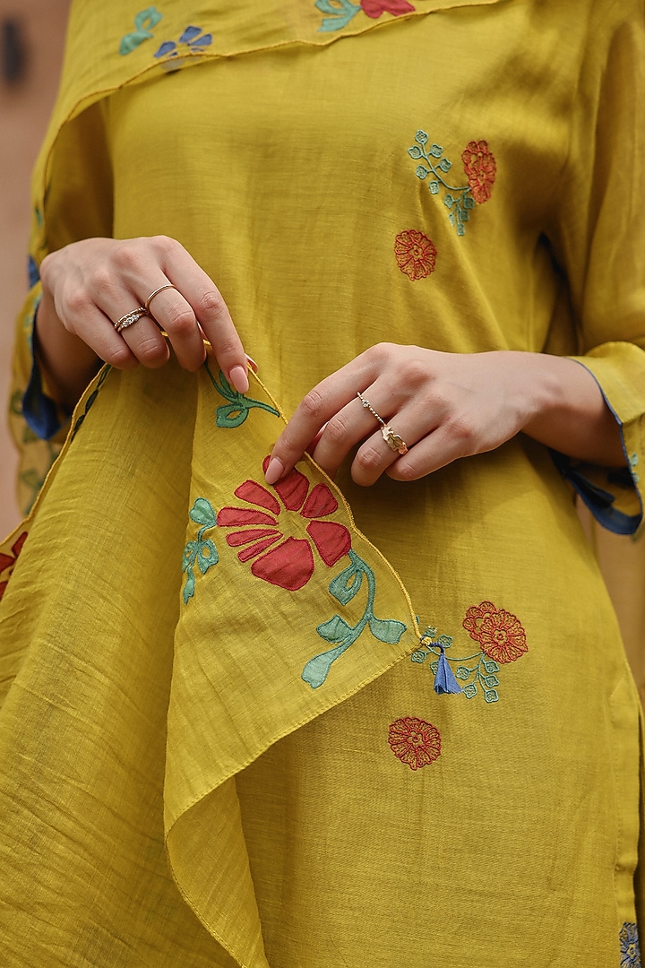 Citrine Muslin Cotton Applique Embroidered Kurta Set by Vaayu at Pernia's Pop Up Shop