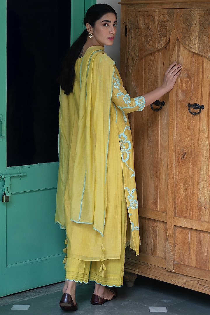 Daffodil Yellow Thread Embroidered Kurta Set by Vaayu at Pernia's Pop Up Shop