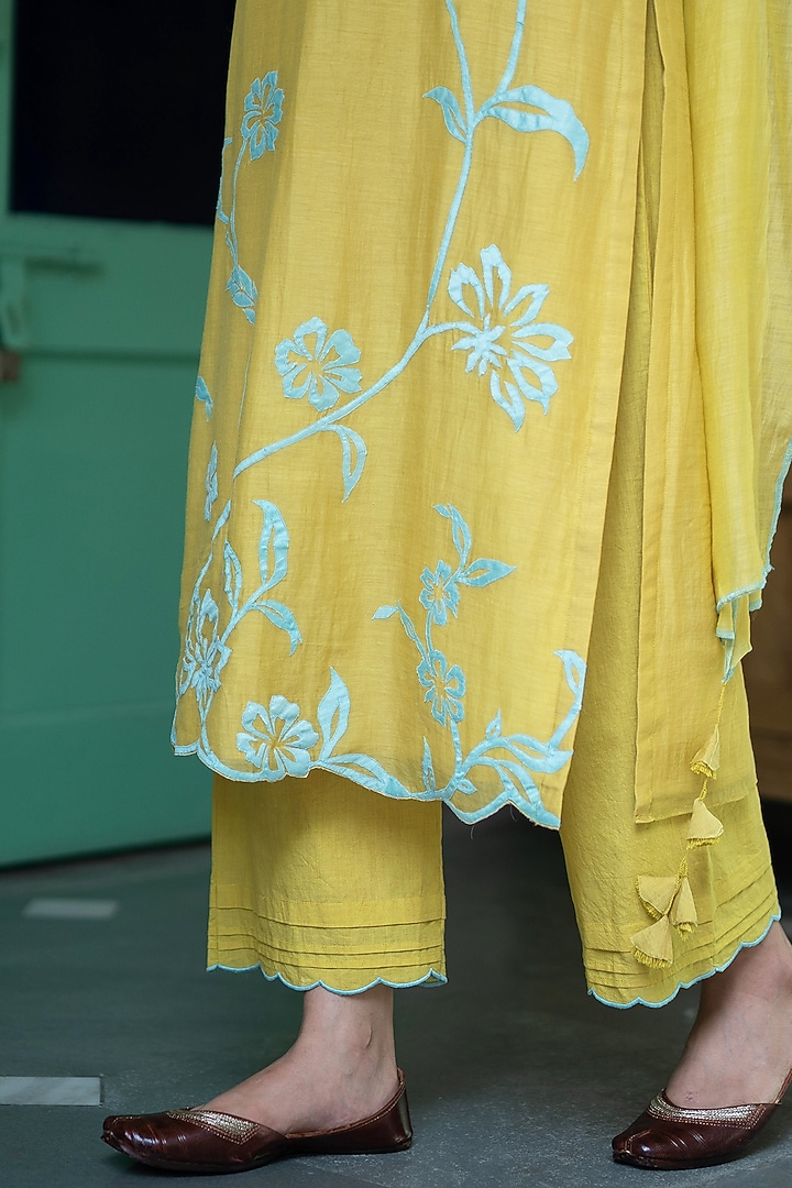 Daffodil Yellow Thread Embroidered Kurta Set by Vaayu at Pernia's Pop Up Shop