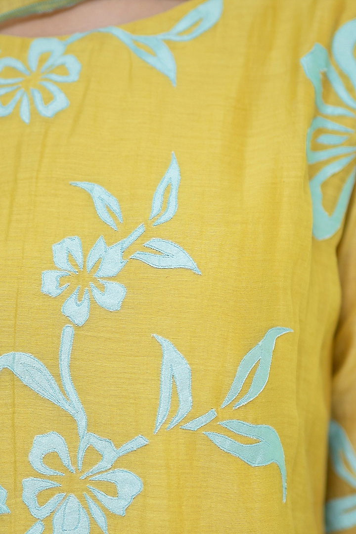 Daffodil Yellow Thread Embroidered Kurta Set by Vaayu at Pernia's Pop Up Shop