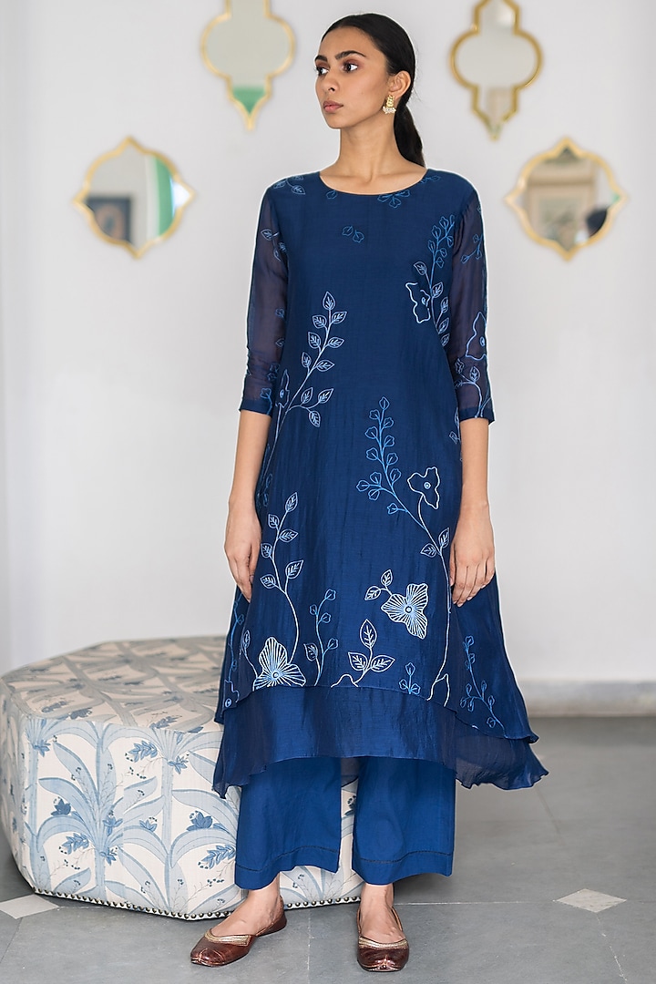 Sapphire Blue Embroidered Kurta With Pants by Vaayu