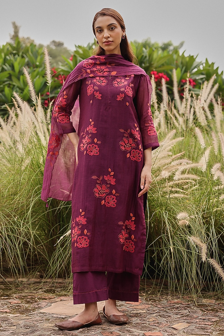 Amethyst Muslin Cotton Applique Embroidered Kurta Set by Vaayu at Pernia's Pop Up Shop