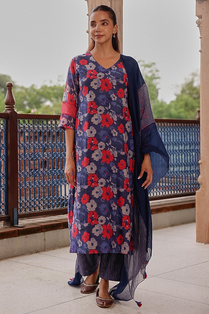 Indigo Muslin Cotton Printed Kurta Set by Vaayu at Pernia's Pop Up Shop