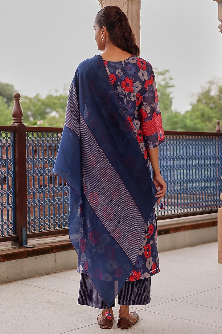 Indigo Muslin Cotton Printed Kurta Set by Vaayu at Pernia's Pop Up Shop