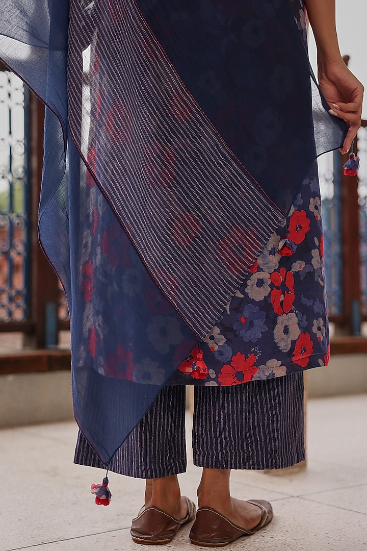 Indigo Muslin Cotton Printed Kurta Set by Vaayu at Pernia's Pop Up Shop