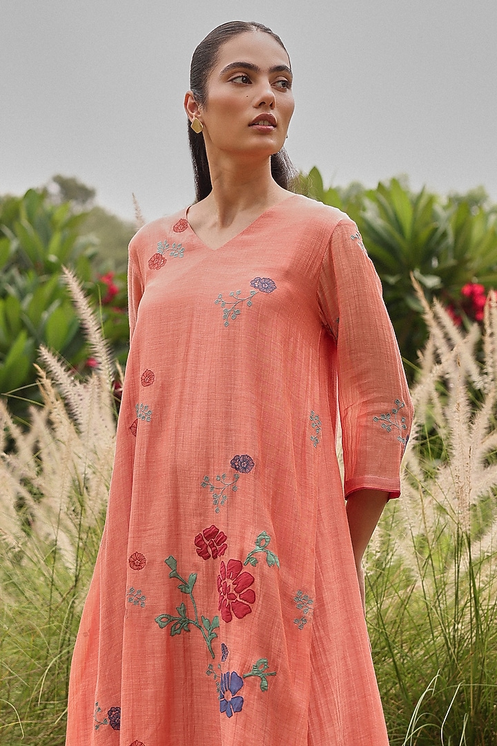 Magnolia Muslin Cotton Applique Embroidered Kurta Set by Vaayu at Pernia's Pop Up Shop