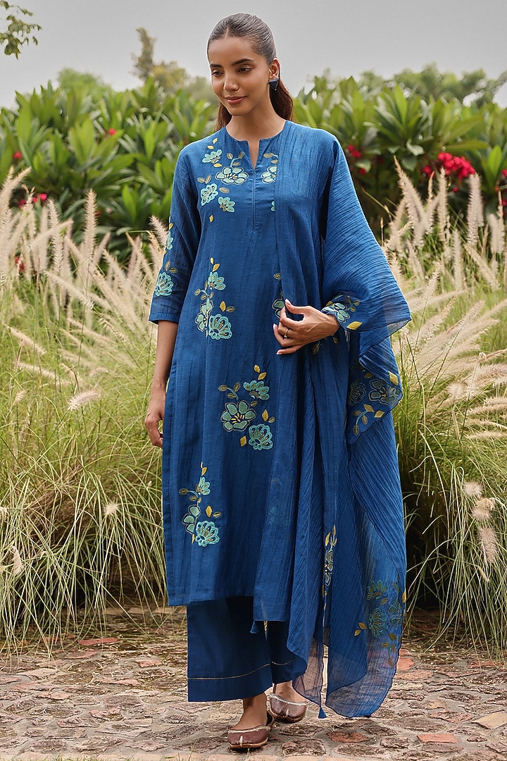 Indigo Blue Muslin Cotton Applique & Thread Work Kurta Set by Vaayu at Pernia's Pop Up Shop