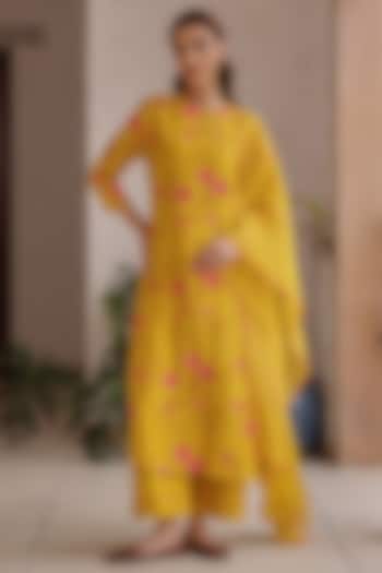 Canary Muslin Cotton Floral Motif Kurta Set by Vaayu at Pernia's Pop Up Shop