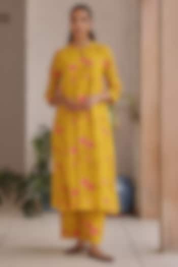 Canary Muslin Cotton Embroidered Co-Ord Set by Vaayu at Pernia's Pop Up Shop