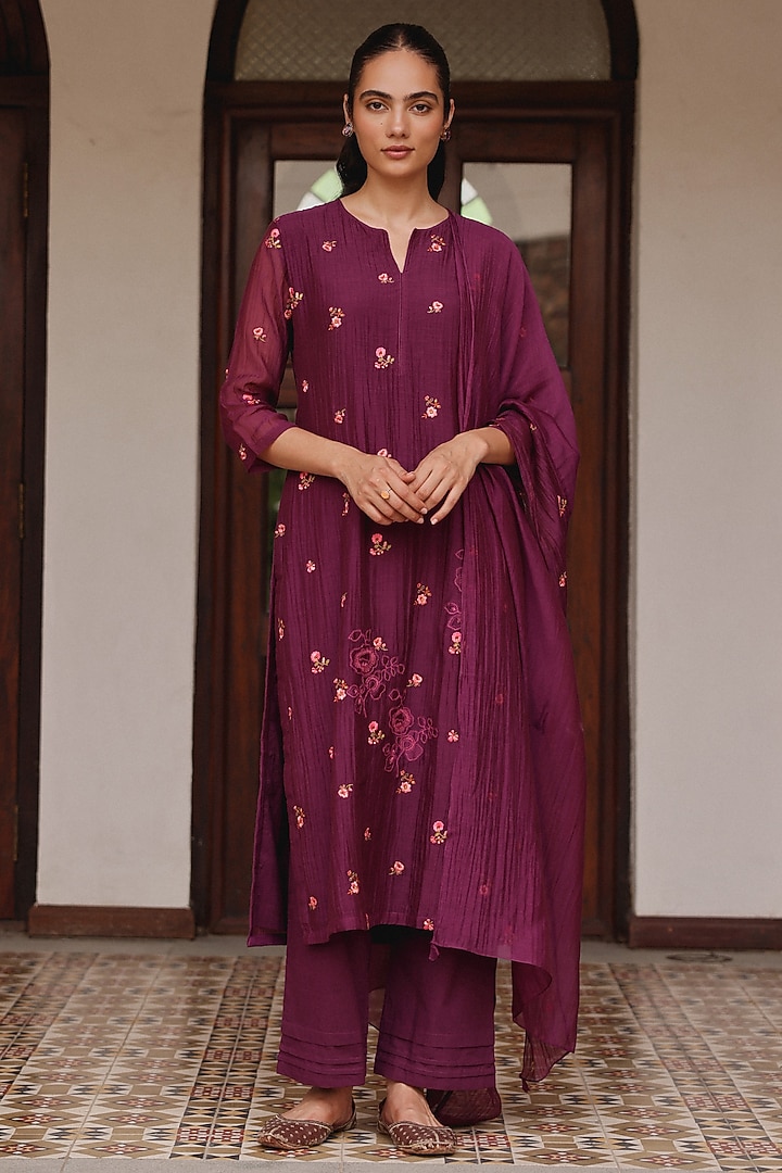 Amethyst Muslin Cotton Applique Embroidered Kurta Set by Vaayu at Pernia's Pop Up Shop