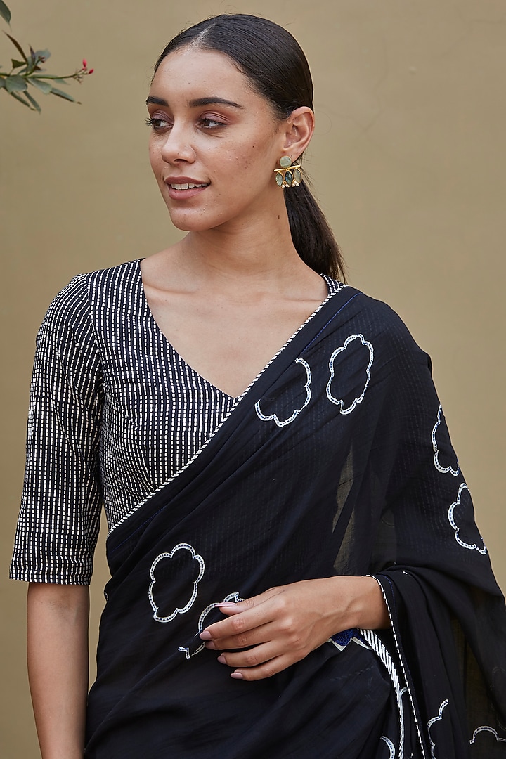 Onyx Printed Festive Saree Set by Vaayu at Pernia's Pop Up Shop