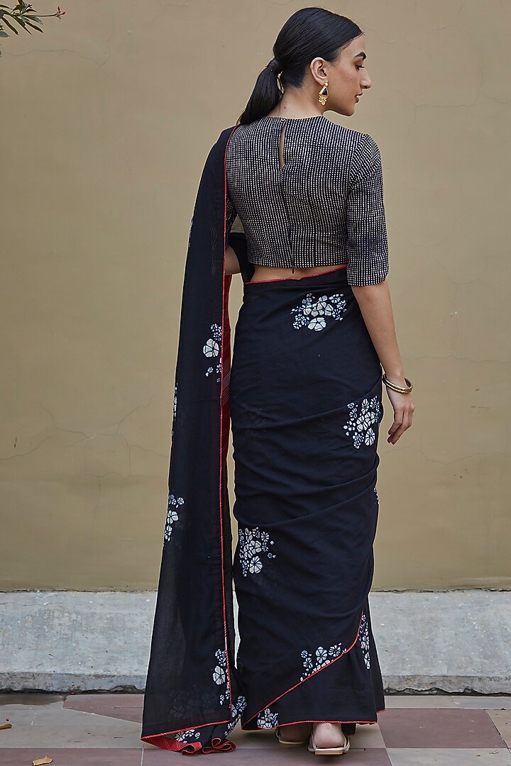 Onyx Floral Printed Festive Saree Set by Vaayu at Pernia's Pop Up Shop