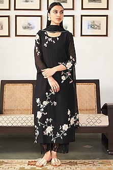product-color-Black