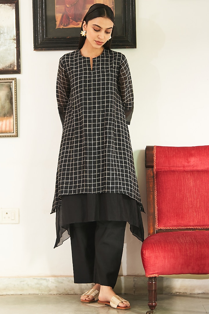 Onyx Muslin Cotton Checkered Printed Asymmetric Kurta Set by Vaayu at Pernia's Pop Up Shop