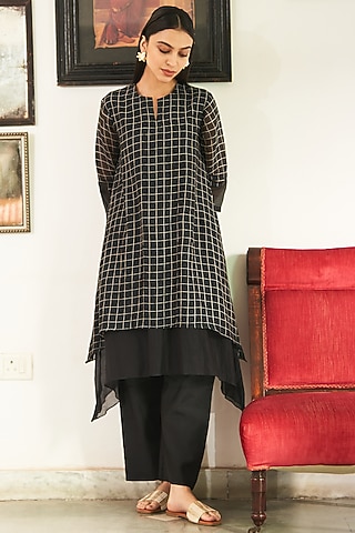 Onyx Muslin Cotton Checkered Printed Asymmetric Kurta Set by Vaayu