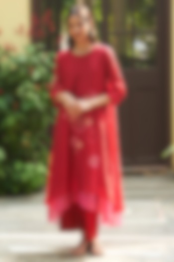 Crimson Muslin Cotton Applique Embroidered Co-ord Set by Vaayu at Pernia's Pop Up Shop