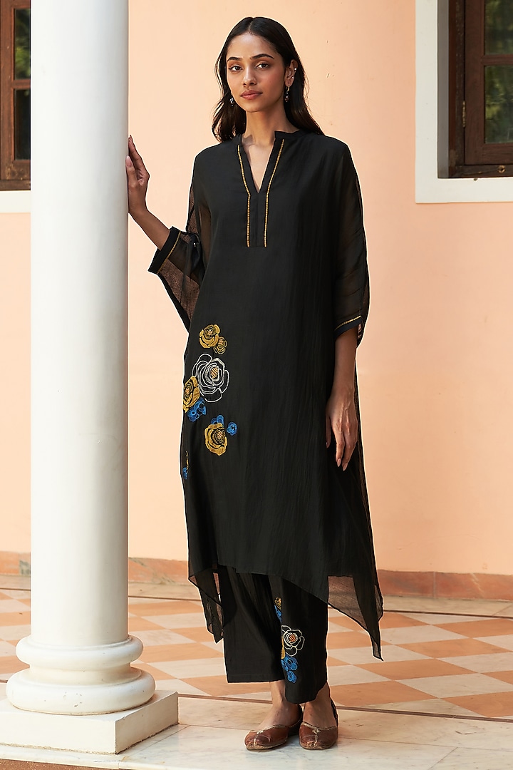 Coal Black Muslin Cotton Floral Motif Embroidered Kurta Set by Vaayu at Pernia's Pop Up Shop