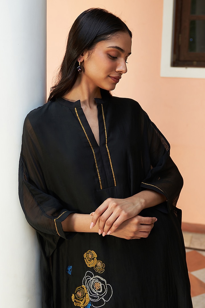 Coal Black Muslin Cotton Floral Motif Embroidered Kurta Set by Vaayu at Pernia's Pop Up Shop