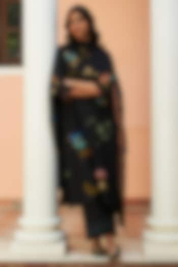 Coal Black Muslin Cotton Floral Embroidered Kurta Set by Vaayu at Pernia's Pop Up Shop