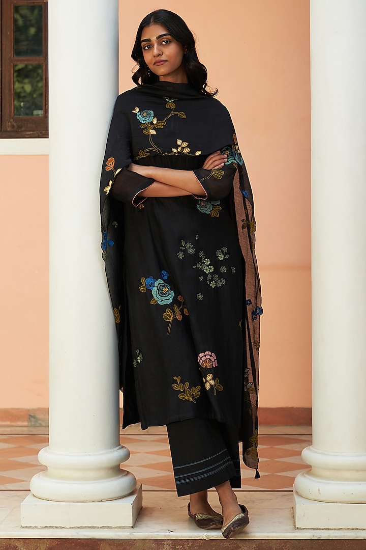 Coal Black Muslin Cotton Floral Embroidered Kurta Set by Vaayu at Pernia's Pop Up Shop