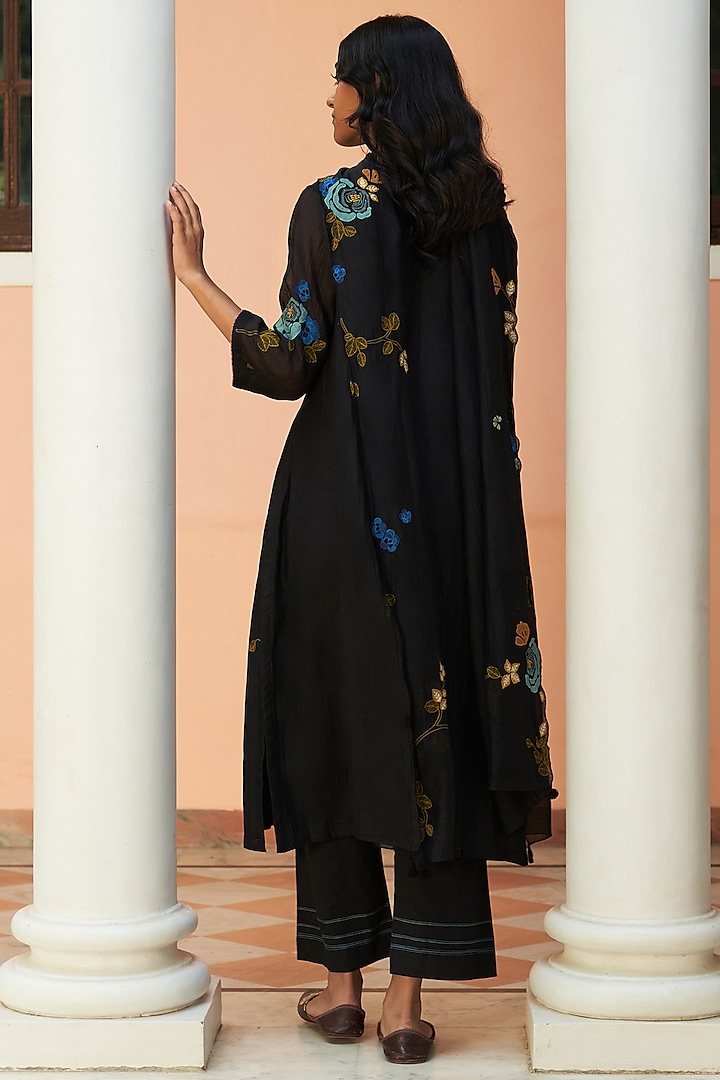 Coal Black Muslin Cotton Floral Embroidered Kurta Set by Vaayu at Pernia's Pop Up Shop