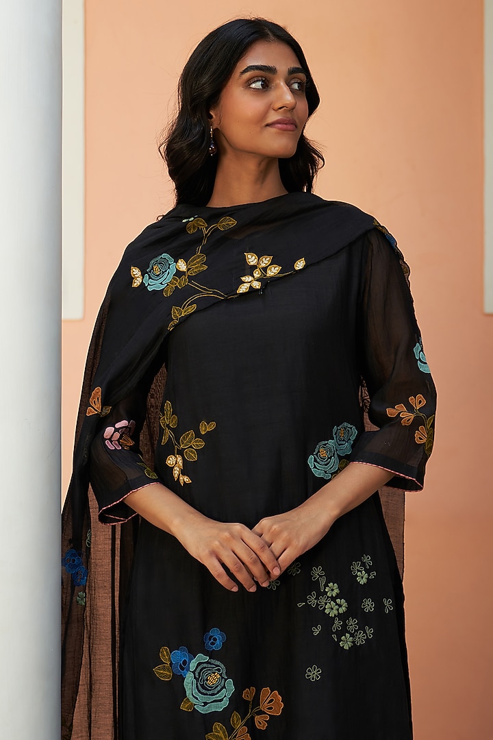 Coal Black Muslin Cotton Floral Embroidered Kurta Set by Vaayu at Pernia's Pop Up Shop