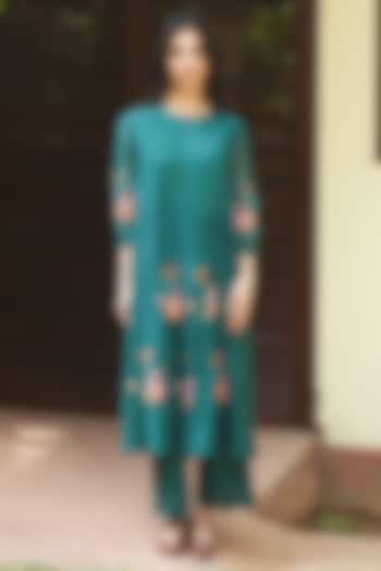 Emerald Muslin Cotton Floral Embroidered Co-Ord Set by Vaayu at Pernia's Pop Up Shop