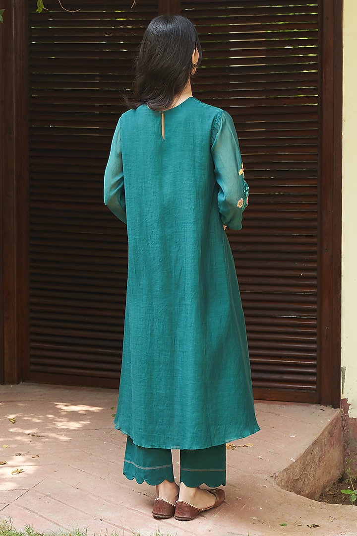 Emerald Muslin Cotton Floral Embroidered Co-Ord Set by Vaayu at Pernia's Pop Up Shop
