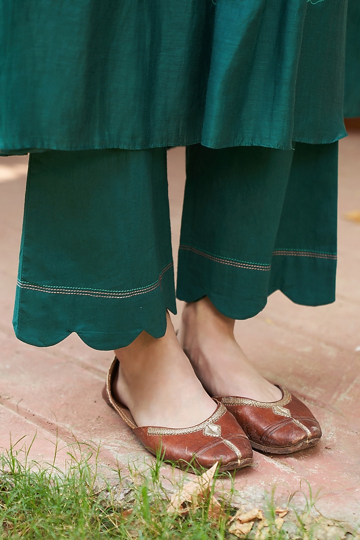 Emerald Muslin Cotton Floral Embroidered Co-Ord Set by Vaayu at Pernia's Pop Up Shop