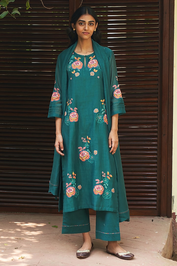 Emerald Muslin Cotton Floral Embroidered Kurta Set by Vaayu at Pernia's Pop Up Shop