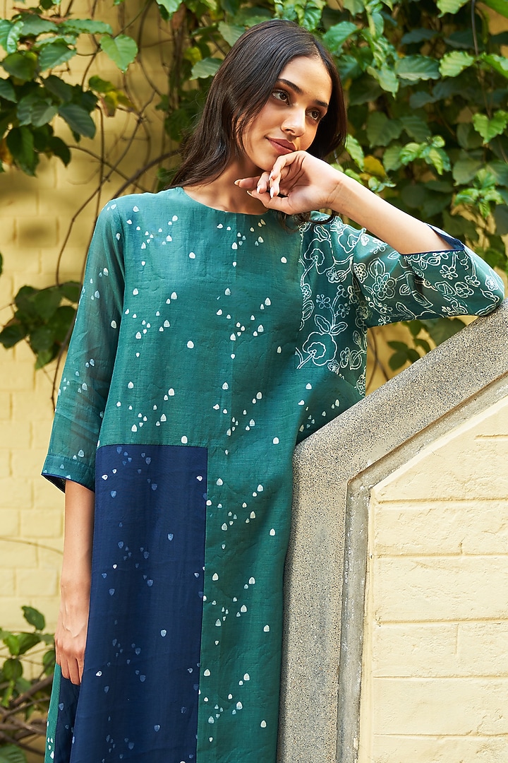 Emerald Muslin Cotton Printed Co-Ord Set by Vaayu at Pernia's Pop Up Shop