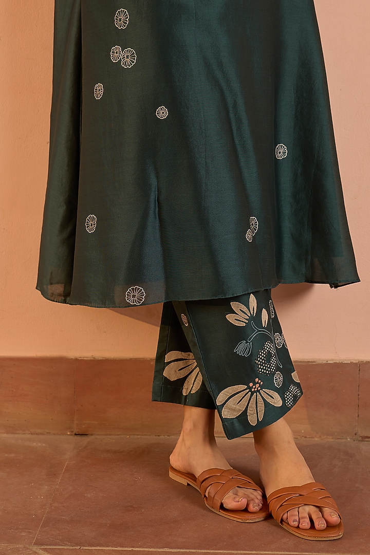 Jade Muslin Cotton Embroidered Co-Ord Set by Vaayu at Pernia's Pop Up Shop
