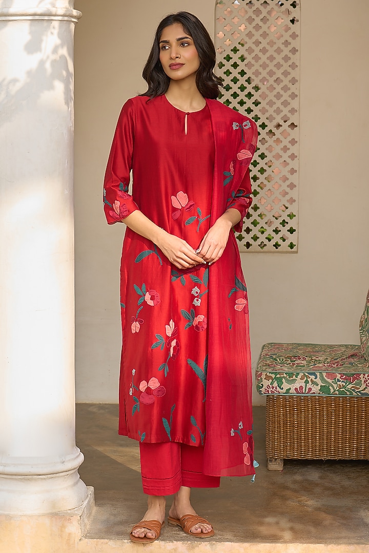 Cherry Red Giza Silk Embroidered Kurta Set by Vaayu at Pernia's Pop Up Shop