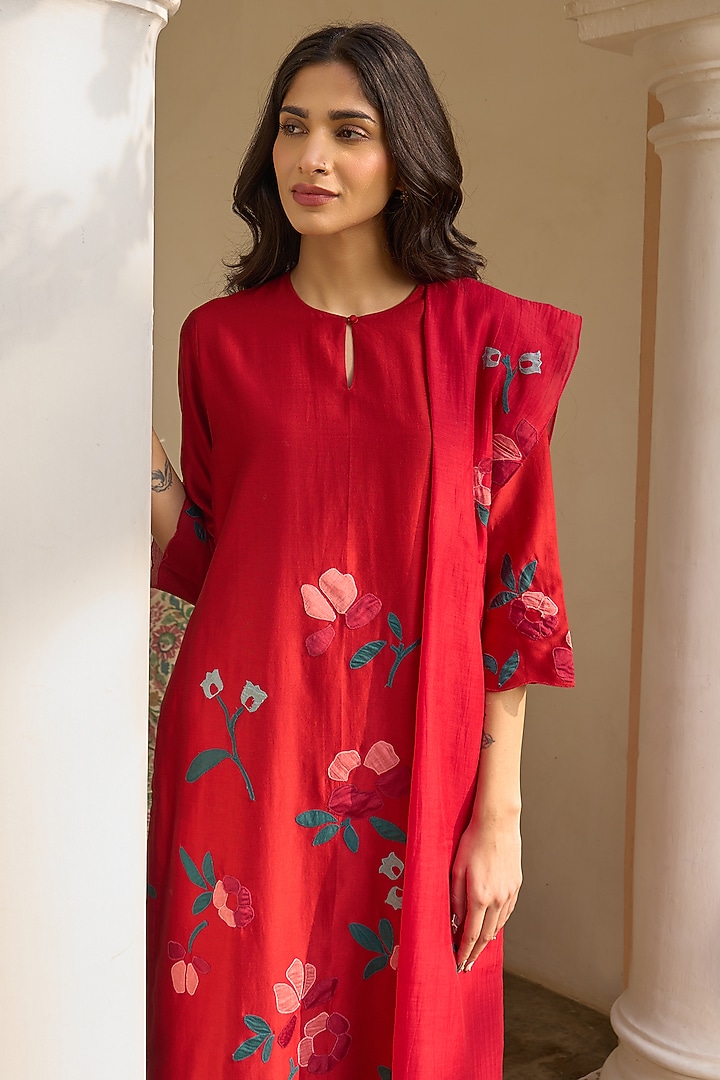 Cherry Red Giza Silk Embroidered Kurta Set by Vaayu at Pernia's Pop Up Shop