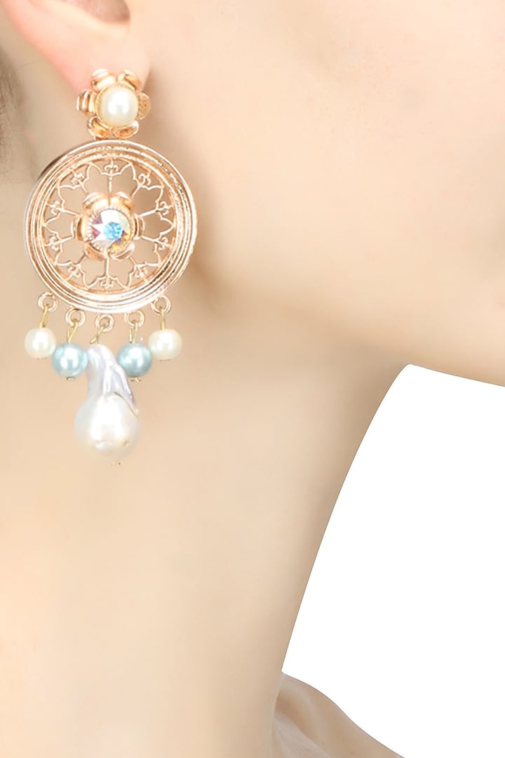 Rose gold plated pearl and stone round jaal earrings by Valliyan By Nitya Arora