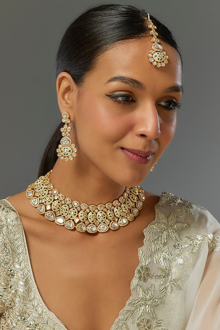 Gold Finish Kundan Polki & Green Stone Choker Necklace Set by VASTRAA Jewellery at Pernia's Pop Up Shop