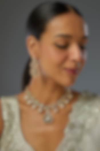 Gold Finish Kundan Polki & Green Stone Necklace Set by VASTRAA Jewellery at Pernia's Pop Up Shop