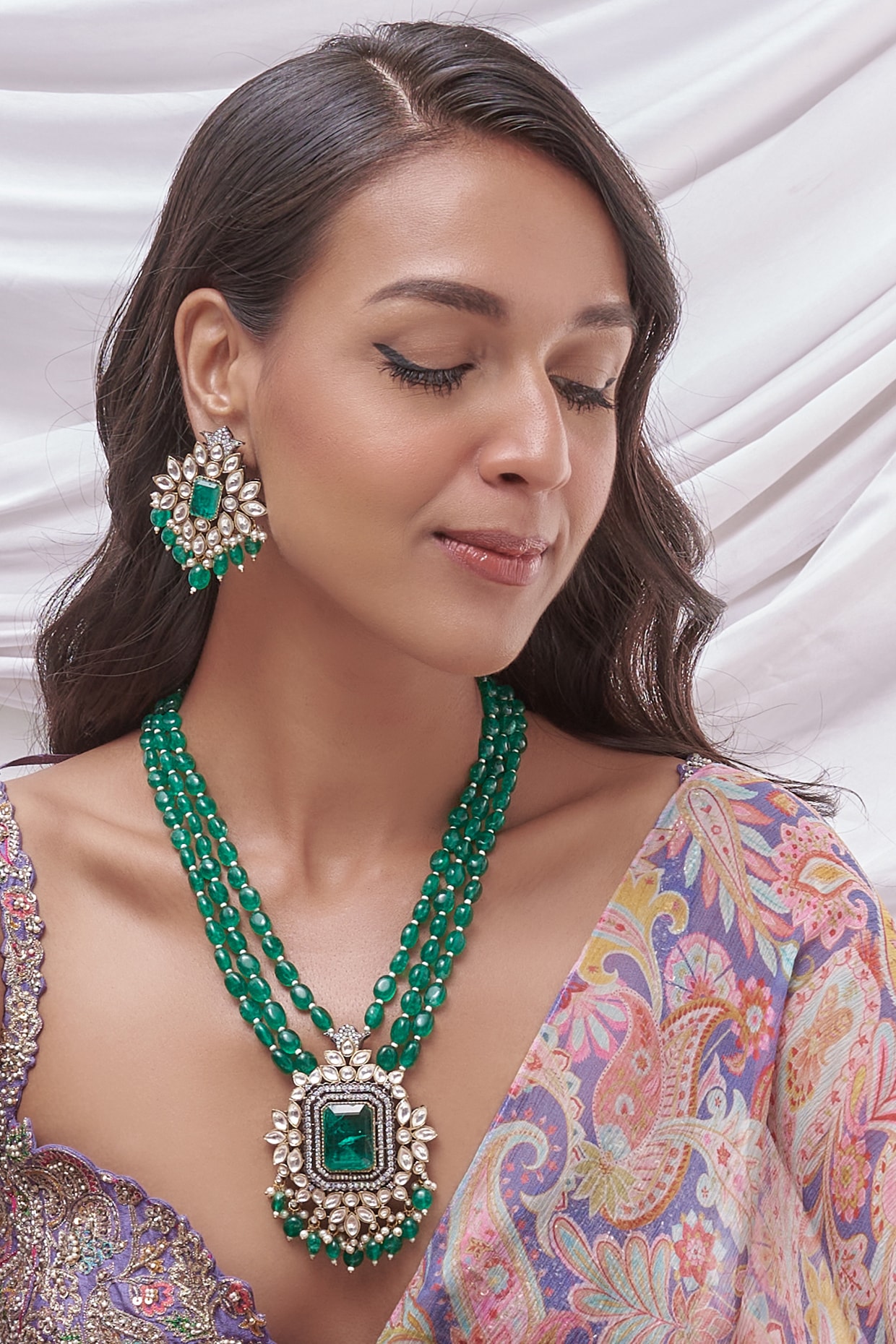 Kundan shop emerald necklace